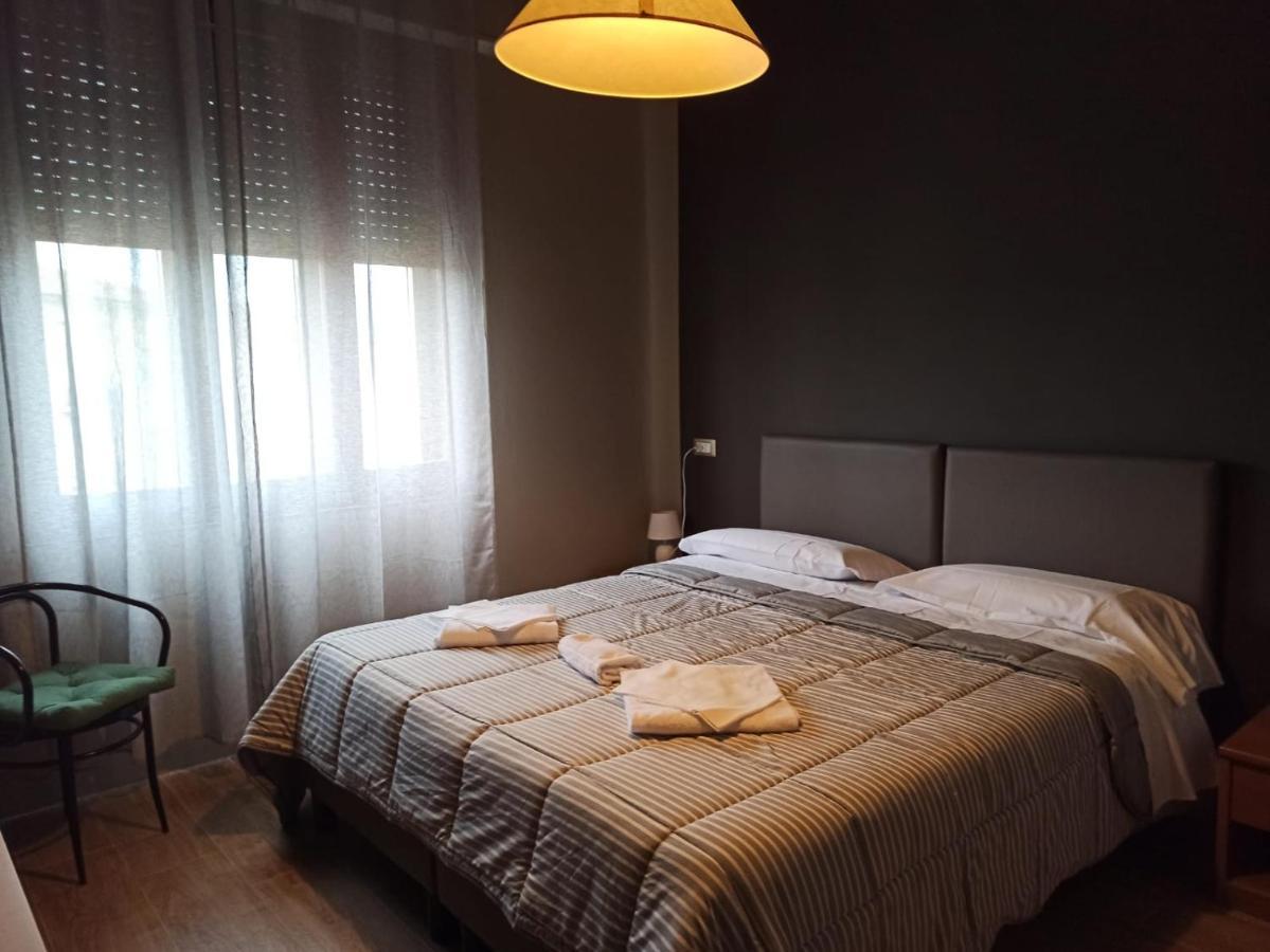 Albergo Italia Di Nardi Renzo & C Snc Poggibonsi Extérieur photo